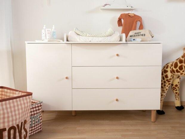 Childhome Wonder White commode met 4 lades voor een stijlvolle babykamer