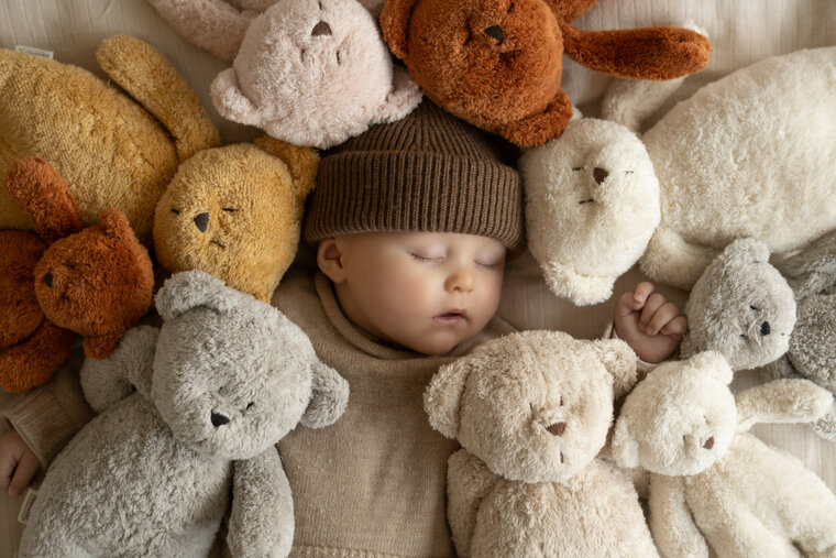 Moonie knuffel 2.0  - The Humming Bear Honey Natur