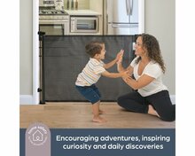 Dreambaby Glide &lsquo;N Hide oprolbaar traphekje | tot 140 cm breed en 90 cm hoog | Zwart